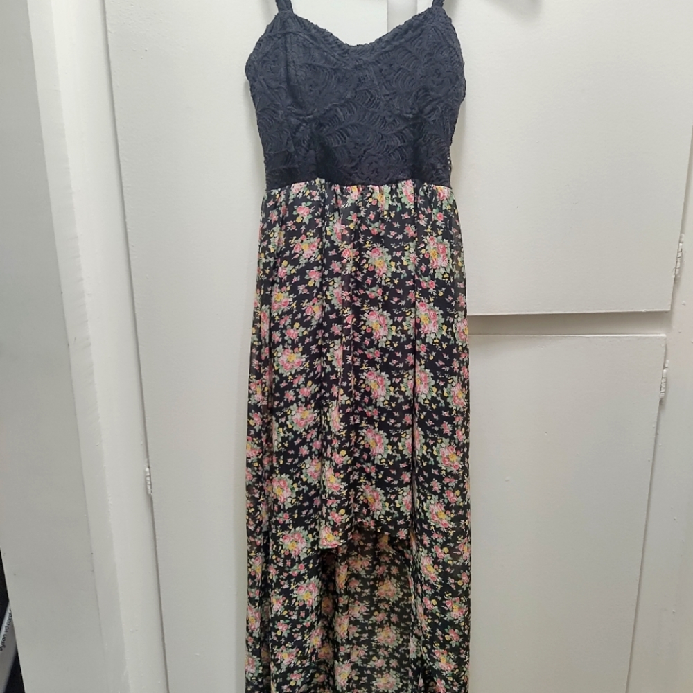 American Rag size small summer floral dress with flowers and black lace